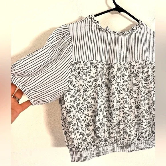 American Eagle Blue Floral Striped Cropped Puff Sleeve Peasant Blouse Top LARGE - Picture 8 of 8